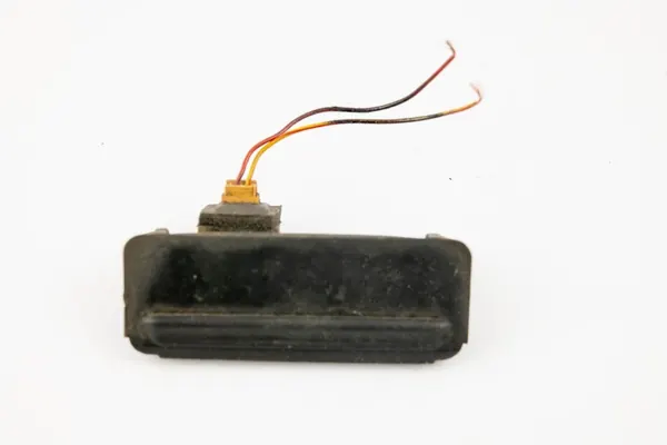 Micro-interrupteur coffre droit d'occasion OEM 8D0827566B Audi A4 B5 image 2