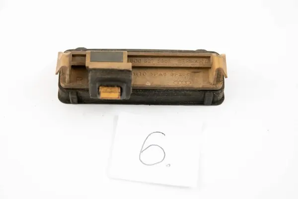 Micro-interrupteur coffre droit d'occasion OEM 8D0827566B Audi A4 B5 image 5