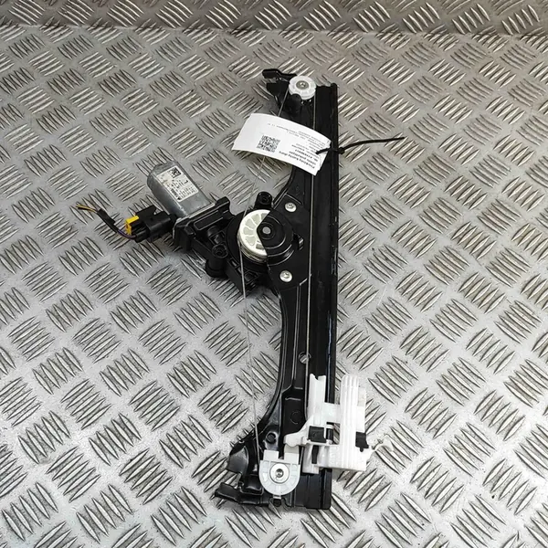 Elevador de vidro dianteiro esquerdo Fiat 500 2024 com motor image 3