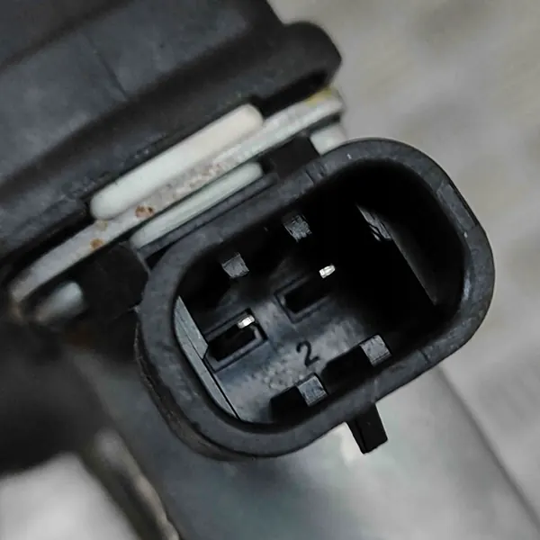 Elevador de vidro dianteiro esquerdo Fiat 500 2024 com motor image 5