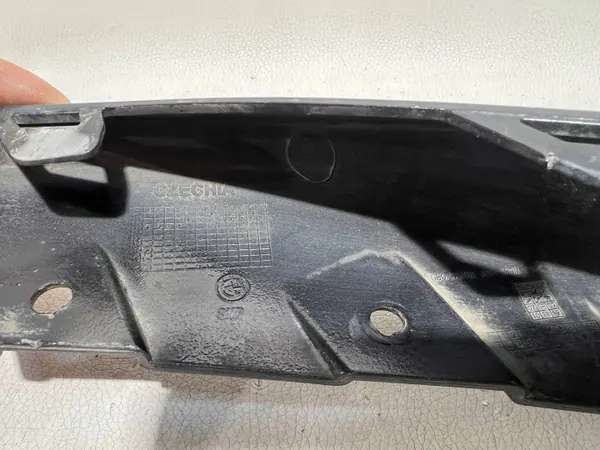 OEM 8084178 Voorbumper Spoiler Rechts BMW M3/M4 image 5