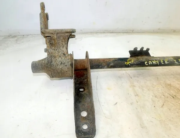 Ohjaamon kiinnike OEM 11 Mitsubishi Canter 3.3 TD:lle image 3