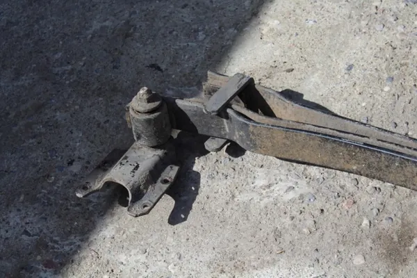 Hinterfeder OEM 55020-MB40A für Nissan Cabstar 2.5 Dci image 5