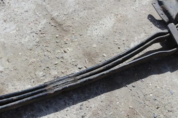 Hinterfeder OEM 55020-MB40A für Nissan Cabstar 2.5 Dci image 7
