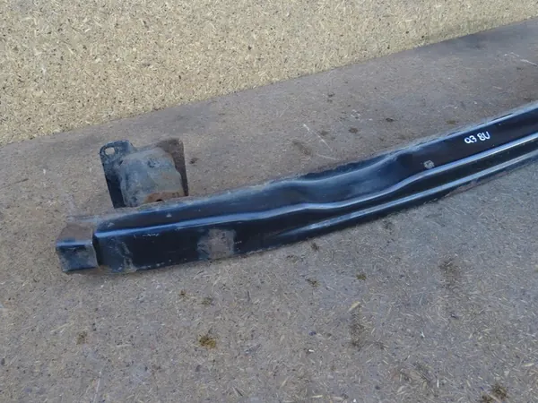 AUDI Q3 8U Takapuskuri Palkki 8U0807003 8U0807309D image 2