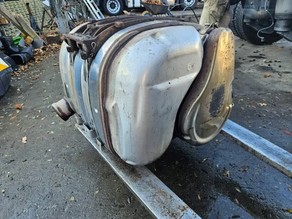 Volvo FH4 Katalysator OEM 23094588 Gebruikt image 2