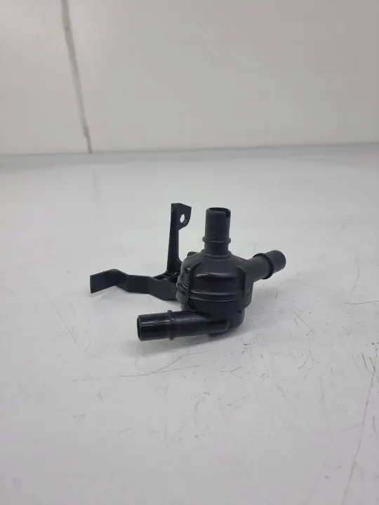 Jaguar vattenpump OEM M8A28K586AA - Begagnat skick image 2