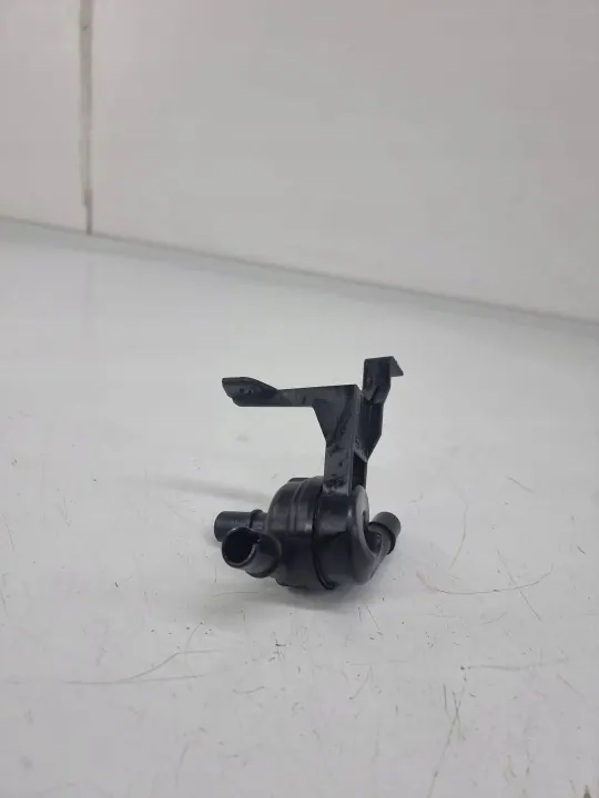 Jaguar vattenpump OEM M8A28K586AA - Begagnat skick image 5