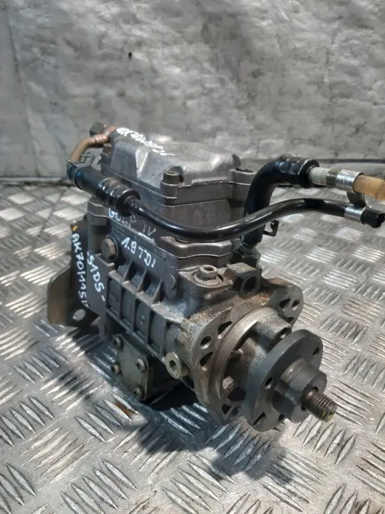 VW Golf IV 1.9 TDI insprutningspump OEM 0460404977 image 2