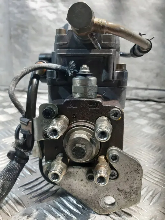 VW Golf IV 1.9 TDI insprutningspump OEM 0460404977 image 3