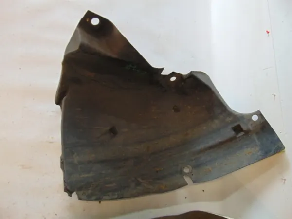 RENAULT CLIO IV front right wheel arch 638447513R image 4