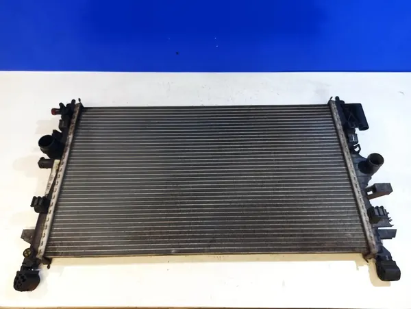 Vattenkylare Saab 9-5 2011 OEM 13241726 image 3