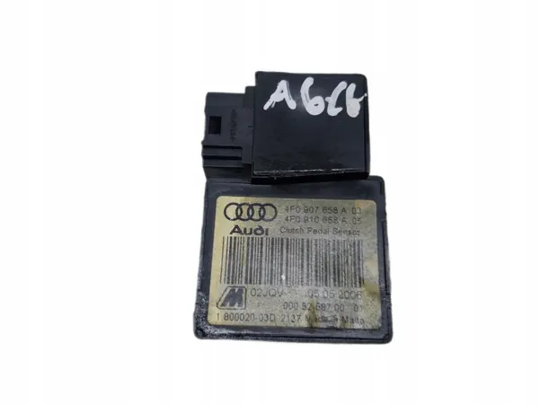 Koppelingspedaalsensor Audi A6 C6 2.0 TFSI 4F0907658A image 2