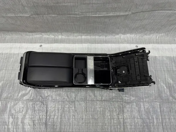 Accoudoir VELAR - PODŁOKIETNIK pour Land Rover Velar L560 image 2