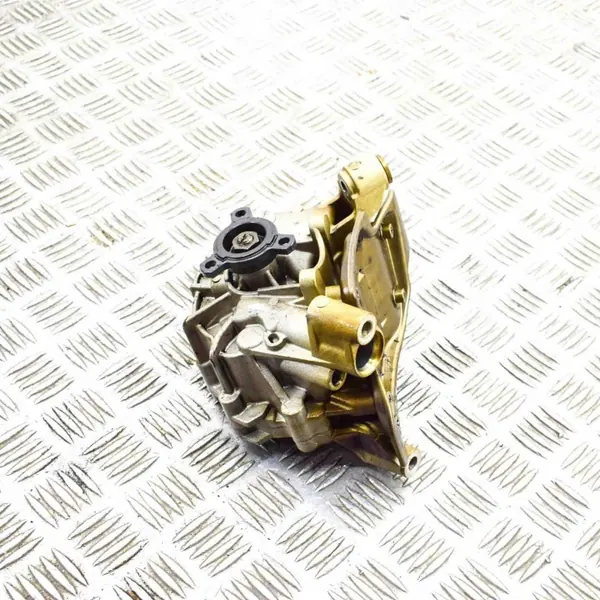 Bomba de aceite BMW OE 7612772 - Usada image 4