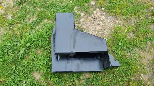 Base de macaco esquerda pilar A VW T5 OEM 7H0802201C image 2