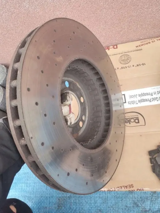 Mercedes W213 AMG Etujarrutuslevyt OEM 310126170803 image 3