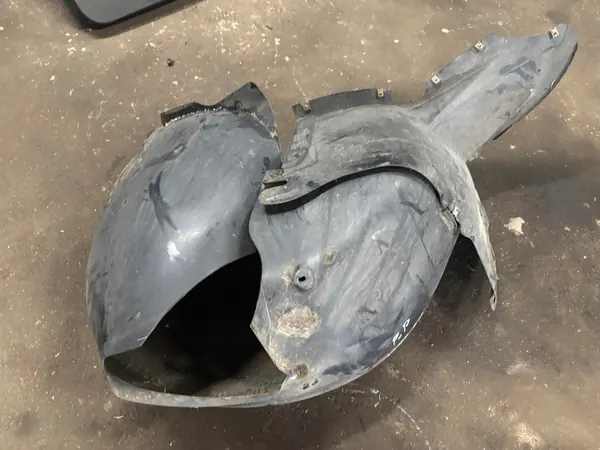 Right Front Wheel Arch VW Golf VI 1K5805978B image 4