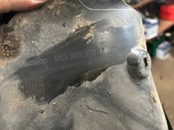 Right Front Wheel Arch VW Golf VI 1K5805978B image 6