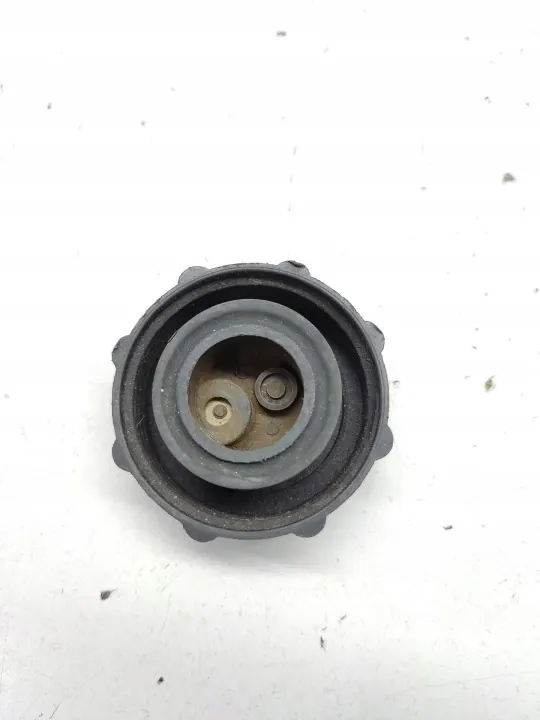 Expansionskärlslock Fram BMW 5 E28 OEM 1152861 image 3