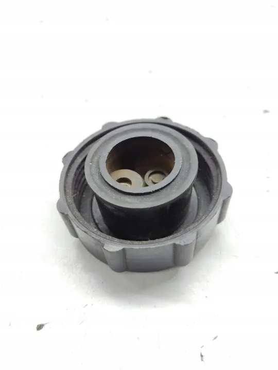 Expansionskärlslock Fram BMW 5 E28 OEM 1152861 image 4