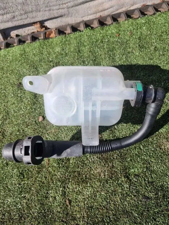 Hyundai IONIQ 5 laajennussäiliö OEM 25430-GI000 image 4