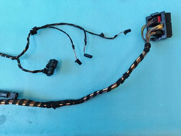 Harness OEM 3G0959831B para maletero VW Tiguan image 5