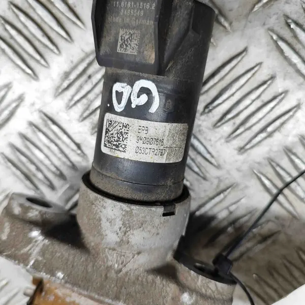 Porsche Taycan bakre höger handbromsmotor OEM 9Y0907616 image 7