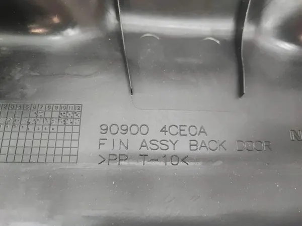Cache de hayon Nissan X-Trail OEM 909004CE0A image 3