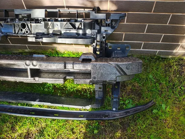 VW GOLF VIII 8 Refuerzo Frontal 5H0 image 3