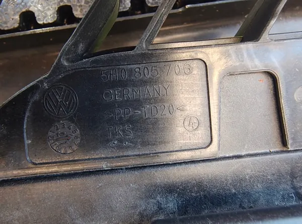 VW GOLF VIII 8 Refuerzo Frontal 5H0 image 7