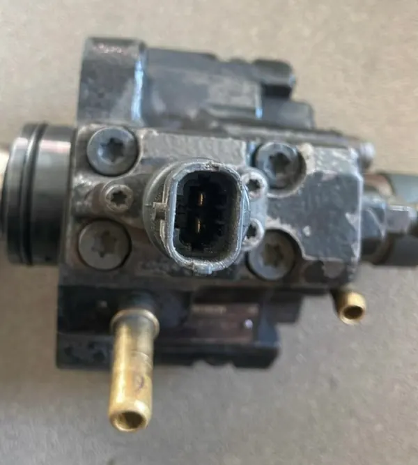 Bomba injeção Citroen Jumper 2.8D OEM 0445020002 image 3