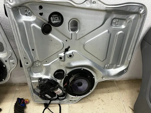 VW T5 Sähkölasi-Kitti Paneeleilla image 5