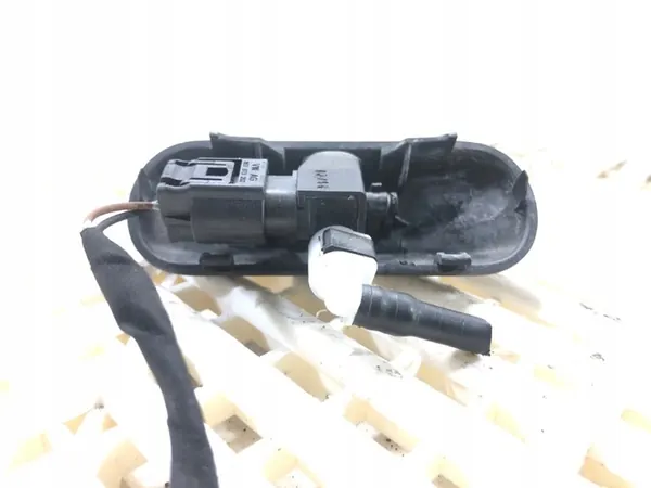 Vindrute Tvättmunstycke VW Passat B8 image 3