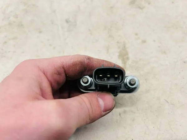 Yaris III Lift 1.5 VVTi Air Pressure Sensor 89421-26030 image 3