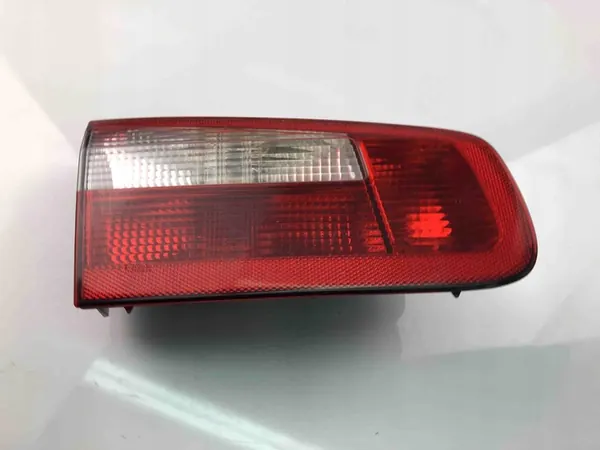 Luz trasera izquierda RENAULT LAGUNA II image 2
