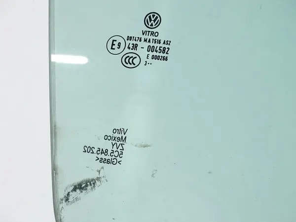 Vidro Porta Dianteira Direita OEM 5C5845202 VW Beetle image 3
