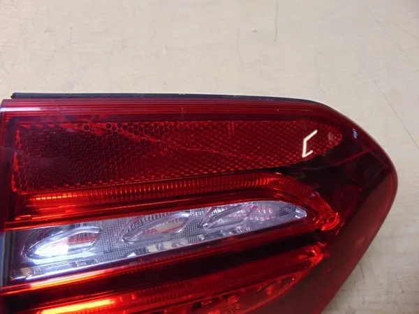 MERCEDES C-KLASA W205 KOMBI - RECHTER ACHTERLICHT LED image 8