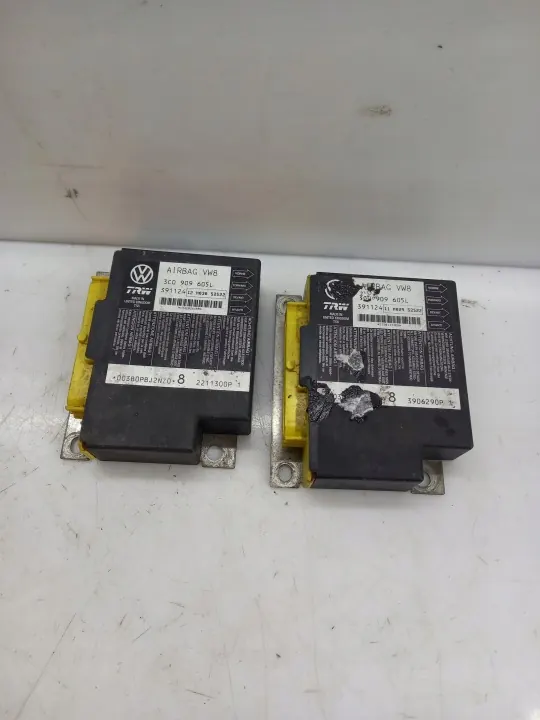 SEAT Airbag Module OEM 3C0909605L - Gebruikt image 2