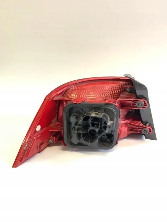 Lámpara trasera derecha VW PASSAT B7 3AE945096F image 3