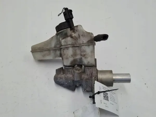 Begagnad VW Bromscylinder OEM 3C2614019E image 3