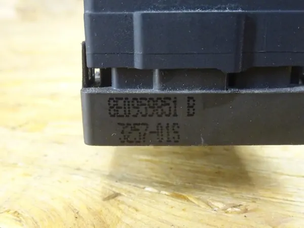 Raam schakelpaneel AUDI A4 B7 04-07 8E0959851B image 6