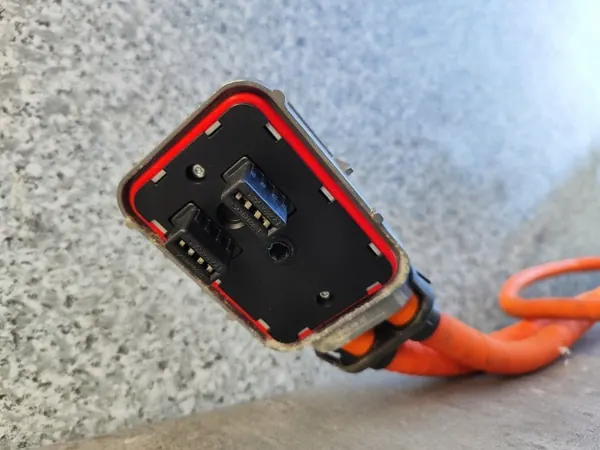 Prise de charge Jaguar I-Pace OEM J9D3-10C756 image 4