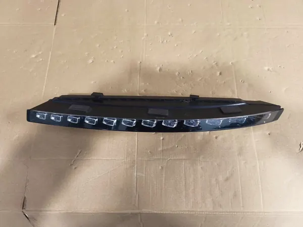 AUDI Q7 4L0 Indicador LED Frontal Esquerdo image 2