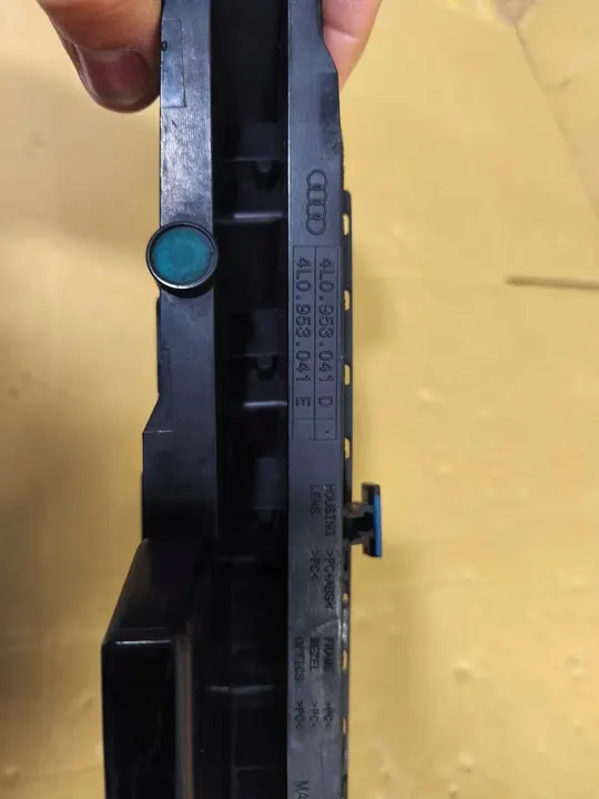 AUDI Q7 4L0 Indicador LED Frontal Esquerdo image 4