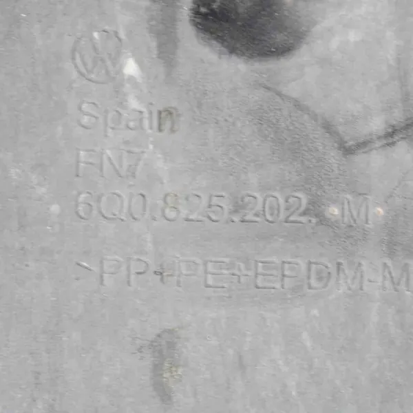 Höger underredsskydd VW POLO (6R, 6C) 6Q0825202M image 6