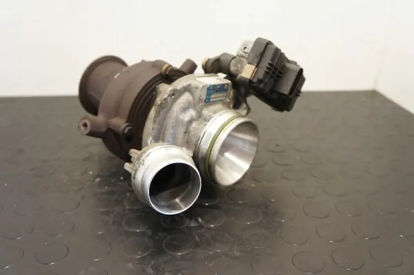 TURBO BMW B47 2.0D 2015-2020 OEM 8513640 image 3
