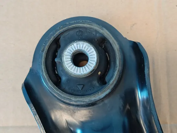 VW Passat B8 Variant 2.0 TDI 110kW Braccio Oscillante Destro OEM 3Q0407152S image 9