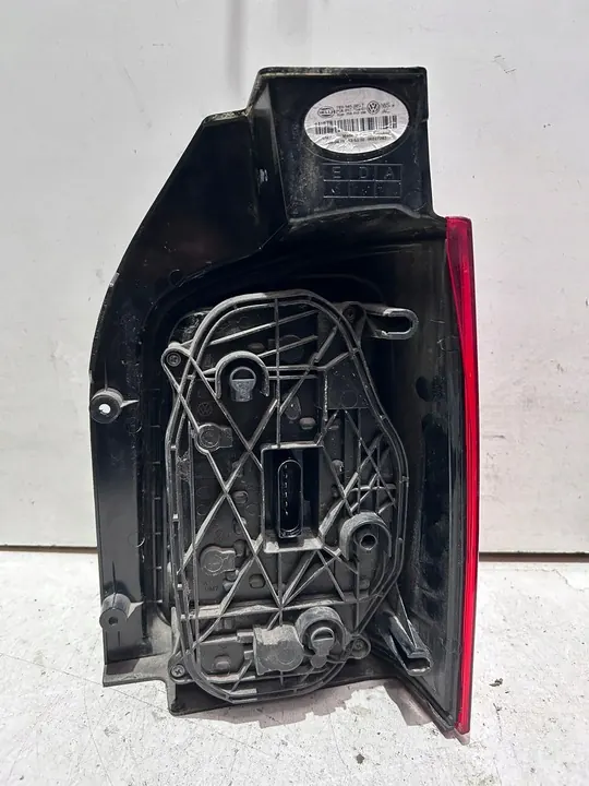 Luz trasera izquierda VW T6 image 2