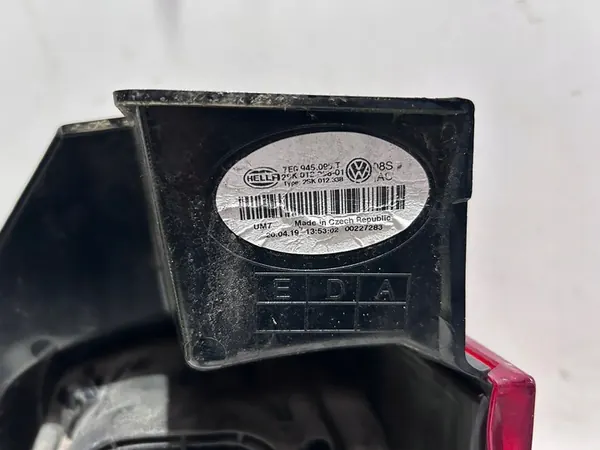 Luz trasera izquierda VW T6 image 3